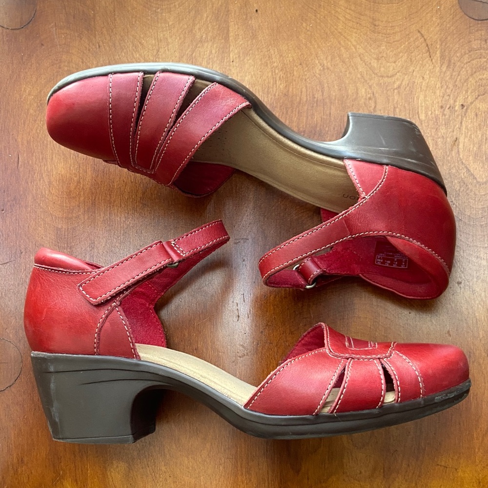 Clarks Red Leather Emily Daisy Heeled Dress Sandal Shoe Women's Size 8.5 - Picture 7 of 15